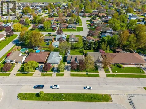 4076 Maple Street Petrolia ON N0N 1R0