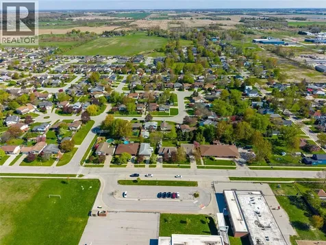 4076 Maple Street Petrolia ON N0N 1R0