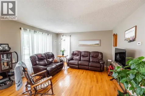 4076 Maple Street Petrolia ON N0N 1R0