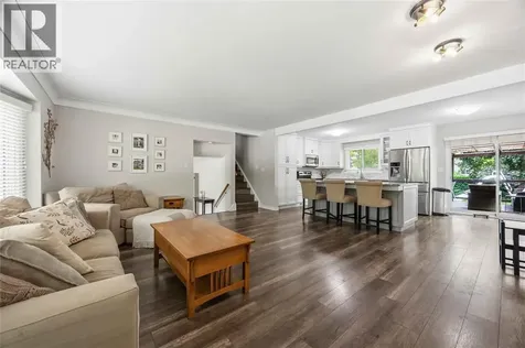 1068 Fairlane Avenue Sarnia ON N7S 3J8