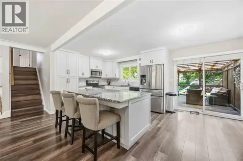 1068 Fairlane Avenue Sarnia ON N7S 3J8
