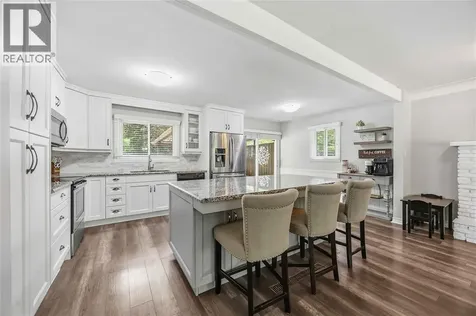 1068 Fairlane Avenue Sarnia ON N7S 3J8