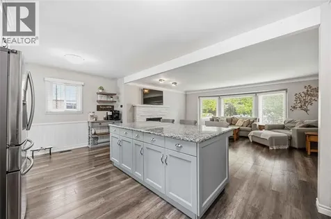 1068 Fairlane Avenue Sarnia ON N7S 3J8