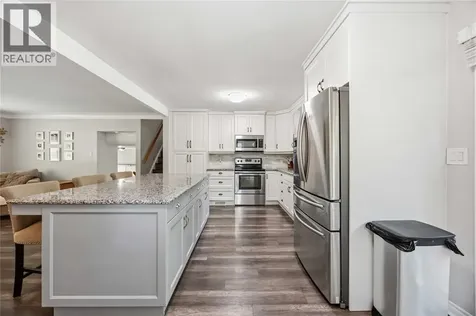 1068 Fairlane Avenue Sarnia ON N7S 3J8
