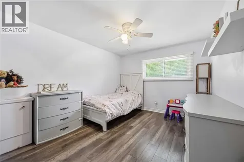 1068 Fairlane Avenue Sarnia ON N7S 3J8