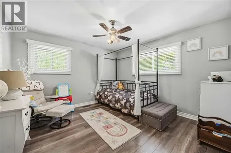 1068 Fairlane Avenue Sarnia ON N7S 3J8