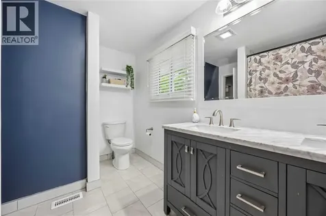1068 Fairlane Avenue Sarnia ON N7S 3J8
