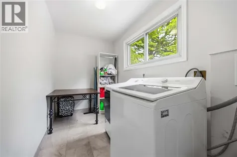 1068 Fairlane Avenue Sarnia ON N7S 3J8