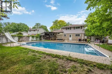 1068 Fairlane Avenue Sarnia ON N7S 3J8