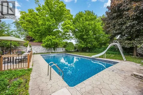 1068 Fairlane Avenue Sarnia ON N7S 3J8