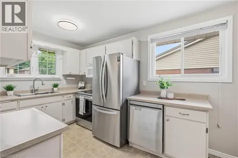613 Dogwood Lane Waterloo ON N2L 4Y2