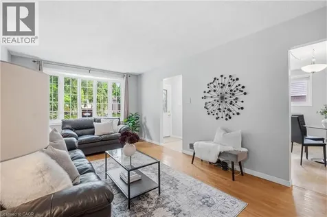 613 Dogwood Lane Waterloo ON N2L 4Y2
