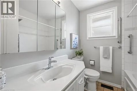 613 Dogwood Lane Waterloo ON N2L 4Y2