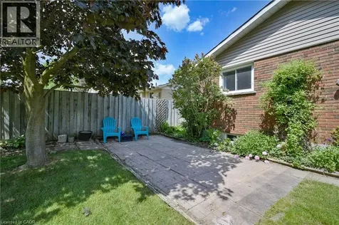 613 Dogwood Lane Waterloo ON N2L 4Y2
