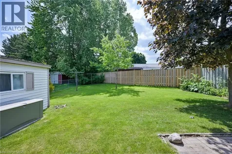 613 Dogwood Lane Waterloo ON N2L 4Y2