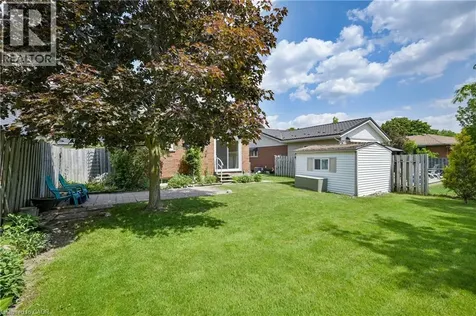 613 Dogwood Lane Waterloo ON N2L 4Y2