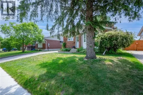 613 Dogwood Lane Waterloo ON N2L 4Y2