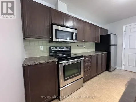 140 Mocha Private Ottawa ON K1T 0K5