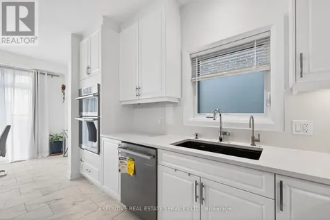 27 Jacob Detweiller Drive Kitchener ON N2P 0K7