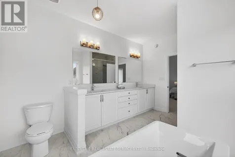 27 Jacob Detweiller Drive Kitchener ON N2P 0K7