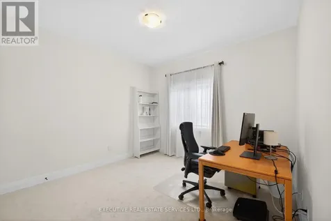 27 Jacob Detweiller Drive Kitchener ON N2P 0K7