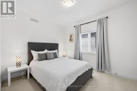 27 Jacob Detweiller Drive Kitchener ON N2P 0K7