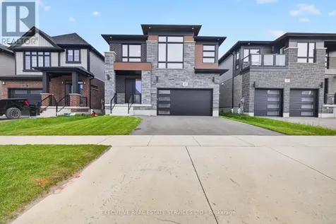27 Jacob Detweiller Drive Kitchener ON N2P 0K7