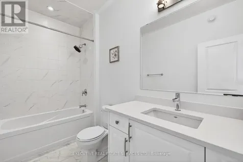 27 Jacob Detweiller Drive Kitchener ON N2P 0K7