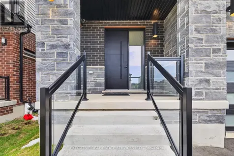 27 Jacob Detweiller Drive Kitchener ON N2P 0K7