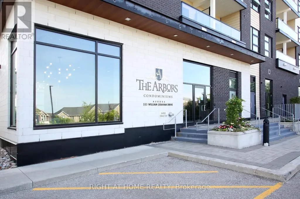 555 William Graham Drive Aurora ON L4G 3H9
