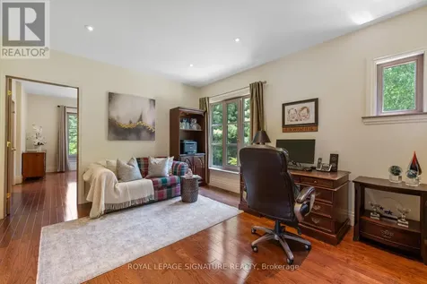 30 Kingswood Drive King ON L7B 1K8