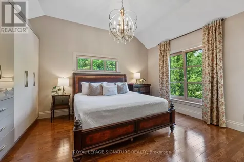 30 Kingswood Drive King ON L7B 1K8