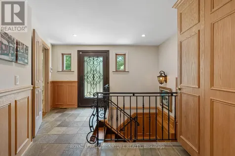 30 Kingswood Drive King ON L7B 1K8