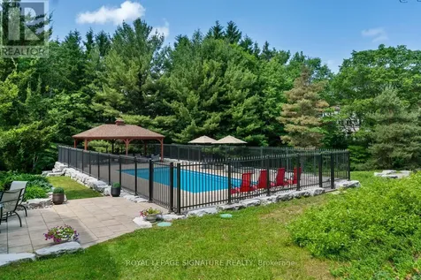 30 Kingswood Drive King ON L7B 1K8