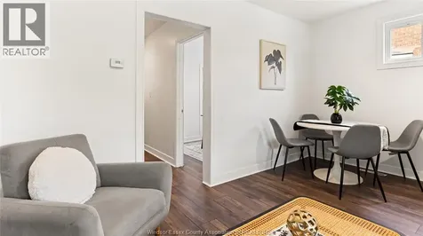 737 Piche Windsor ON N9C 3G6