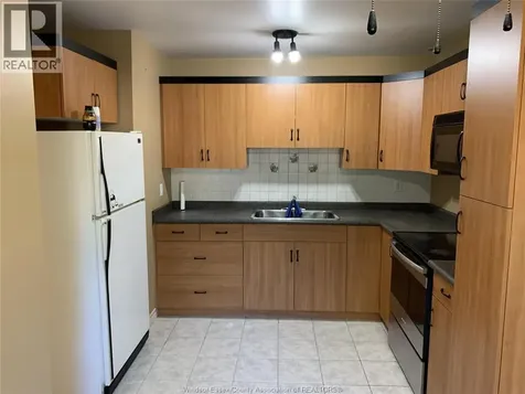 9394 Esplanade Drive Windsor ON N8R 2A3