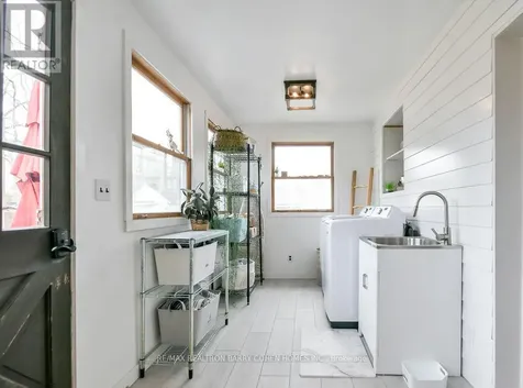 8 Lakeshore Road East Oro-medonte ON L0L 2E0