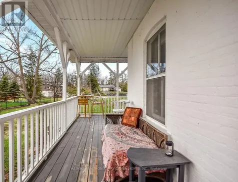 8 Lakeshore Road East Oro-medonte ON L0L 2E0