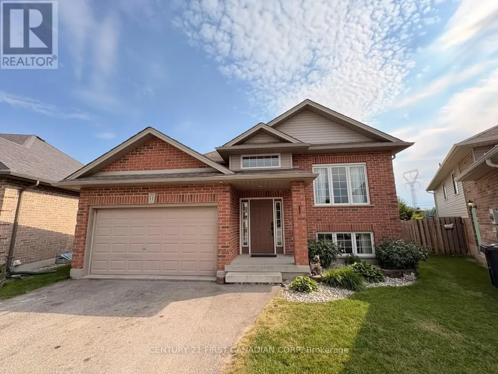 11 Jacklin Court Central Elgin ON N5P 0C3