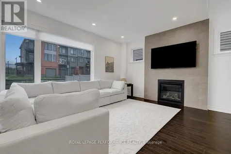 125 Dun Skipper Drive Ottawa ON K1X 0G2