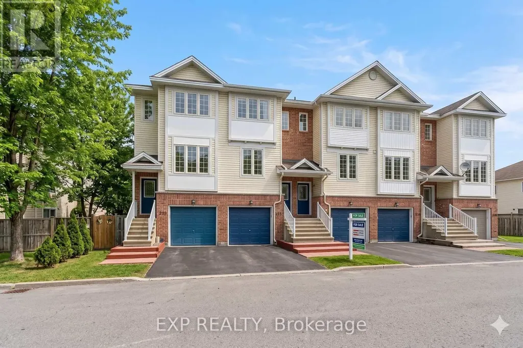 211 Gershwin Private Ottawa ON K2H 1G6