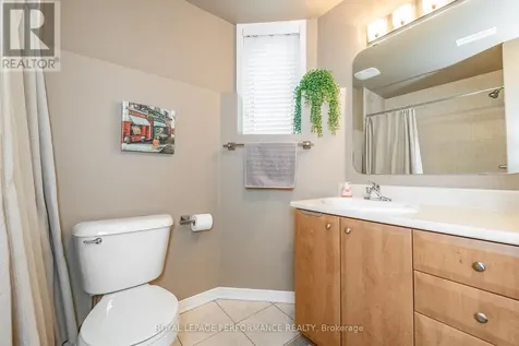 111 Steele Park Private Ottawa ON K1J 0J2