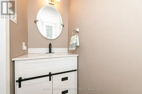 111 Steele Park Private Ottawa ON K1J 0J2