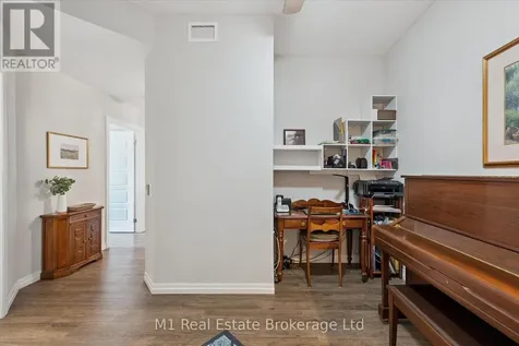 35 Kingsbury Square Guelph (pineridge/westminster Woods) ON N1L 1B3