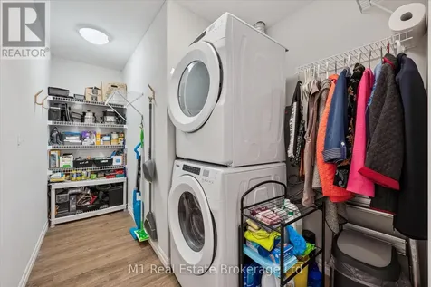 35 Kingsbury Square Guelph (pineridge/westminster Woods) ON N1L 1B3