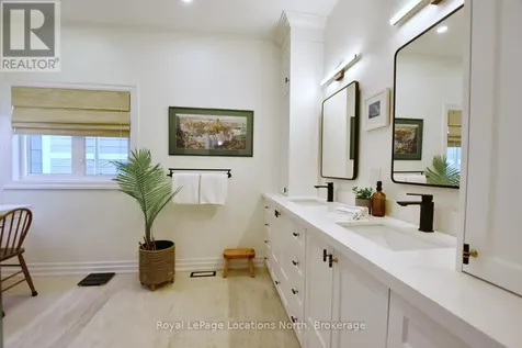 11 Waterpond Place Collingwood ON L9Y 4Z9
