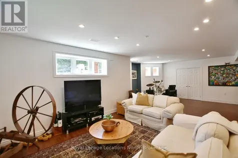 11 Waterpond Place Collingwood ON L9Y 4Z9