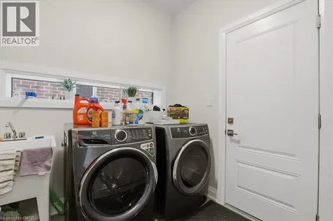 375 Chokecherry Crescent Waterloo ON N2V 0H1