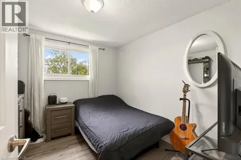 120 Chilton Drive Hamilton ON L8J 1M5
