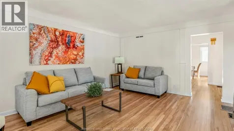 4054 Roseland Drive West Windsor ON N9G 1Z8